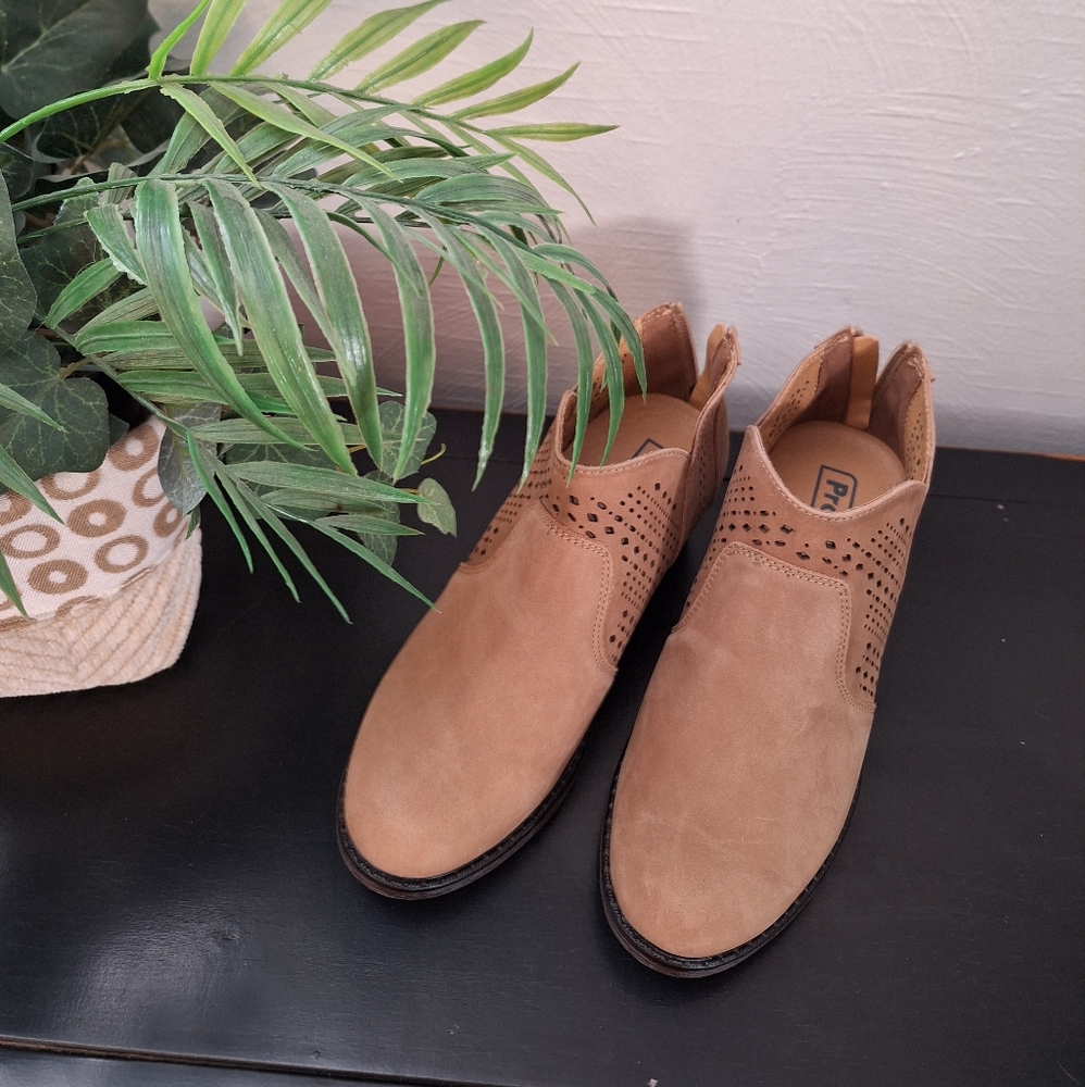 Propét LightTan Booties Size 6